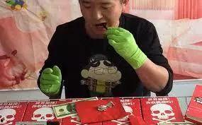 黄牛倒卖网红食品天