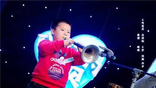 网红广场舞小胖子,萌态可掬舞动青春风采