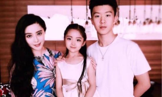 范冰冰的爸妈照片,揭秘明星家族的基因魅力